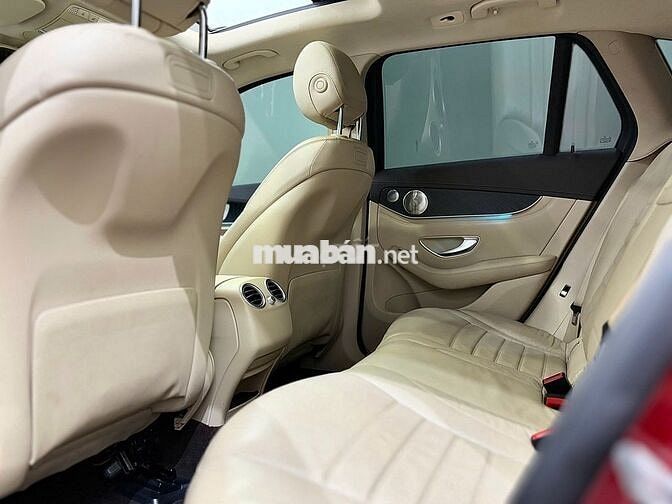 Mercedes Benz GLC300 4MATIC 2017 - 92000 km