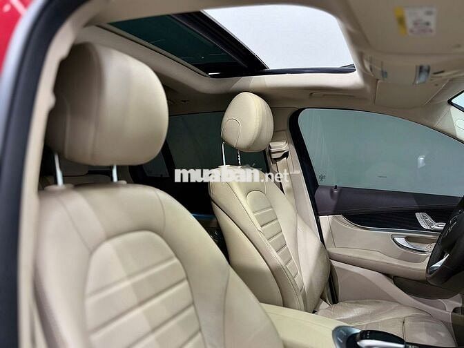 Mercedes Benz GLC300 4MATIC 2017 - 92000 km