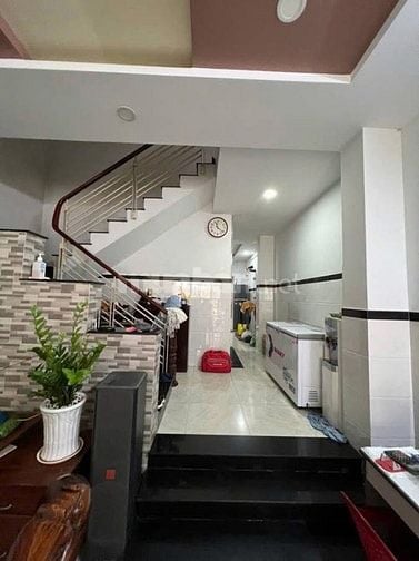 Chính chủ kẹt tiền cần bán gấp nhà hẻm 5m Tống Văn Trân, Q11, Chỉ 2.57