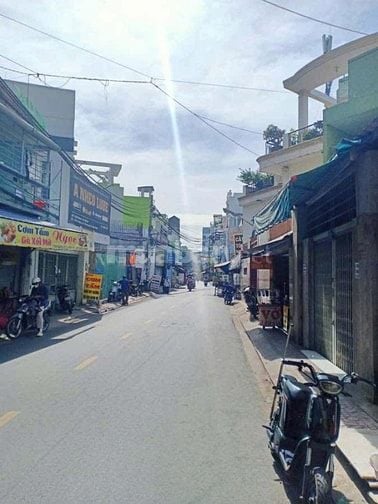 Chính chủ kẹt tiền cần bán gấp nhà hẻm 5m Tống Văn Trân, Q11, Chỉ 2.57