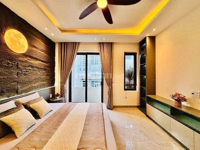 Chính chủ bán gấp nhà Nguyễn Phúc Nguyên, Quận 3 giá 2Tỷ650 hẻm 6m oto