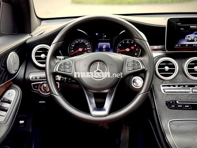 Mercedes Benz GLC 2017 300 4Matic - 8800 km