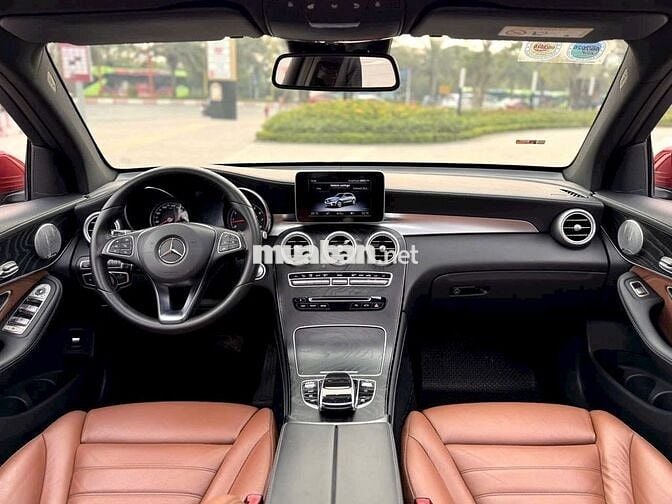 Mercedes Benz GLC 2017 300 4Matic - 8800 km