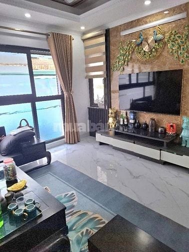 Cc mời thuê Nhà 8 ngõ 29 Khương Hạ, TX 46mx7T thang máy kd tốt 25 tr.