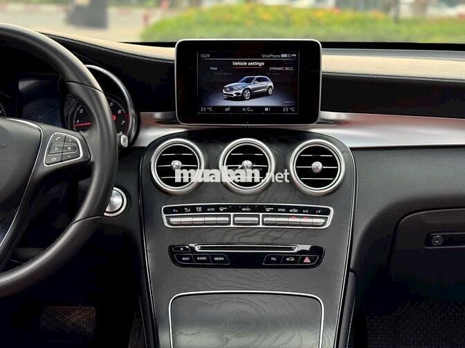 Mercedes Benz GLC 2017 300 4Matic - 8800 km