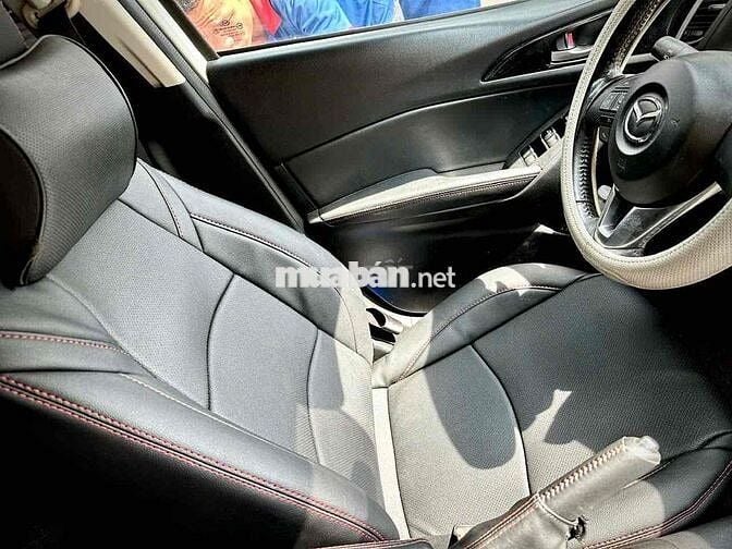 Mazda 3 2016 có cửa sổ trời, màn hình dài. 1.5AT