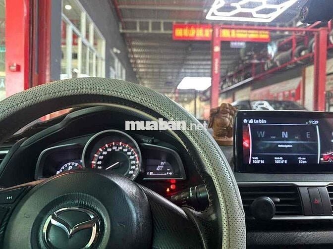 Mazda 3 2016 có cửa sổ trời, màn hình dài. 1.5AT