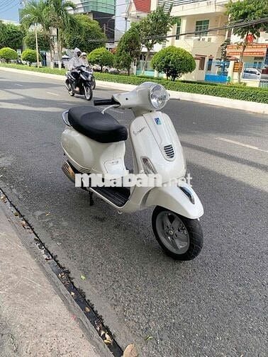VESPA 2013 3IVE ĐỀ KHÔNG KÊU MÁY ÊM GIÁ: 13.500