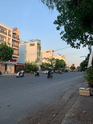 Bán nhà mặt tiền Đông Hưng Thuận 2, gần chợ cây sộpp Q12, 135m2, 