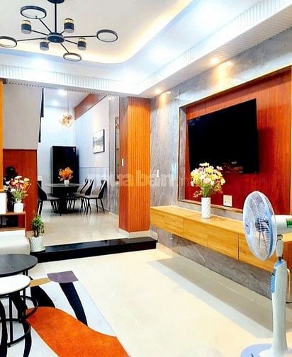 Chủ bán nhà trả nợ. Lạc long quân Q11 42m2/2ty460. Sổ sẵn hẻm 5m
