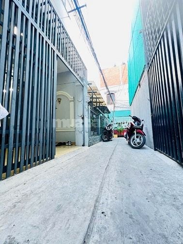 BÁN NHÀ PHẠM HỮU LẦU CÁCH ĐƯỜNG  Ô TÔ VÀI BƯỚC CHÂN 