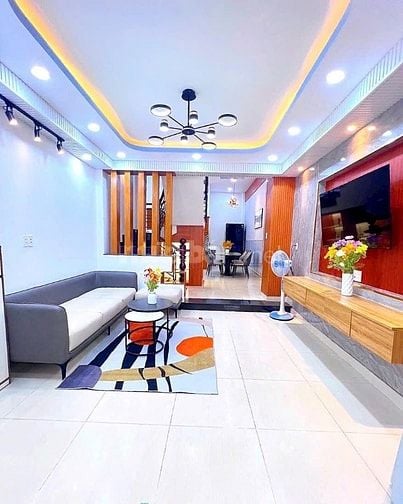 Chủ bán nhà trả nợ. Lạc long quân Q11 42m2/2ty460. Sổ sẵn hẻm 5m