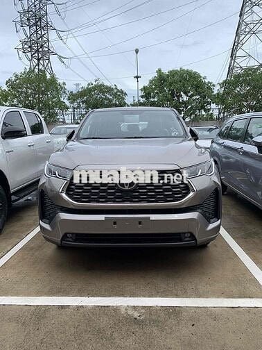 Toyota Innova Cross 2025 TẶNG BẢO HIỂM,PK, Sẵn xe