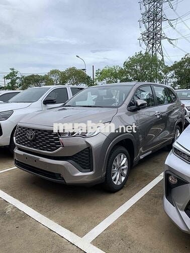 Toyota Innova Cross 2025 TẶNG BẢO HIỂM,PK, Sẵn xe