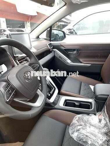 Toyota Innova Cross 2025 TẶNG BẢO HIỂM,PK, Sẵn xe