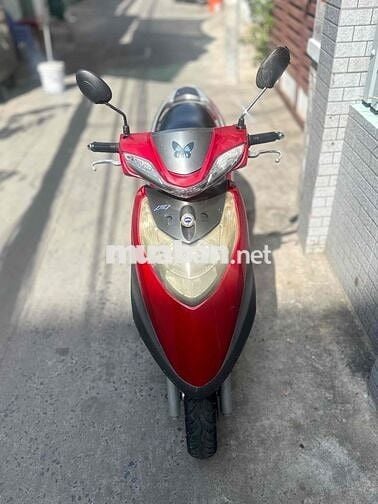 Victoria đĩa bay đẹp, máy êm thì thầm bao vọt