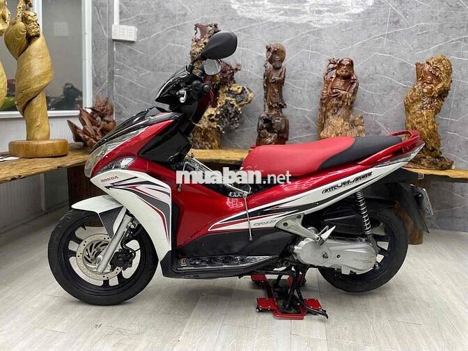 Air blade 110Fi dàn áo đẹp, máy êm thì thầm