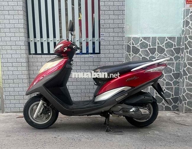 Victoria đĩa bay đẹp, máy êm thì thầm bao vọt