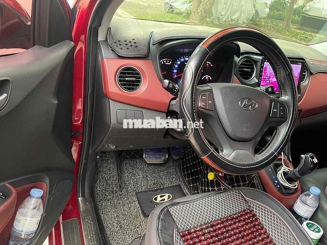 Bán i10 Sedan AT 2018 màu đỏ – 6.8 vạn km, lốp Mic