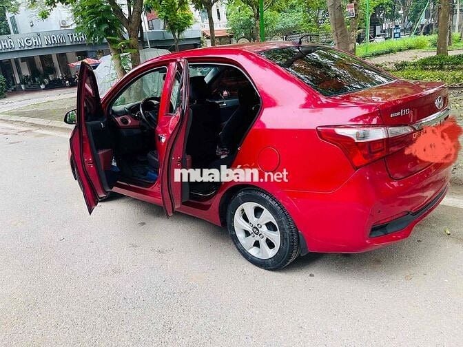 Bán i10 Sedan AT 2018 màu đỏ – 6.8 vạn km, lốp Mic