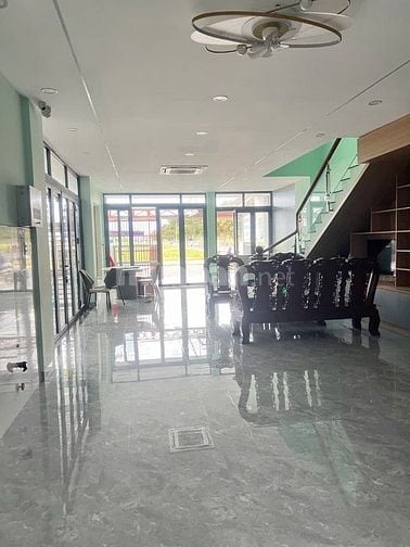 Cho thuê MB Kinh đường 18 KĐT Đông Tăng Long, TP. Thủ Đức