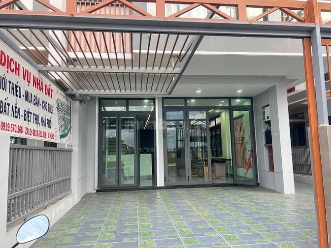 Cho thuê MB Kinh đường 18 KĐT Đông Tăng Long, TP. Thủ Đức