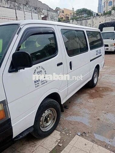 Toyota Hiace bán tài 2001