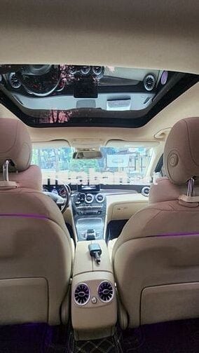Mercedes Benz GLC 2018 300 4MATIC - 75000 km