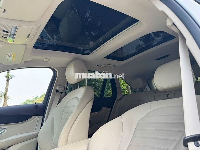 Mercedes Benz GLC 2018 300 4MATIC - 75000 km