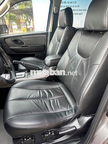 Ford Escape số tự động SUV gầm cao đẹp xuất sắc