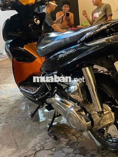 Nhà mua xe mới dư bán tay ga Fi tiết kiệm xăng