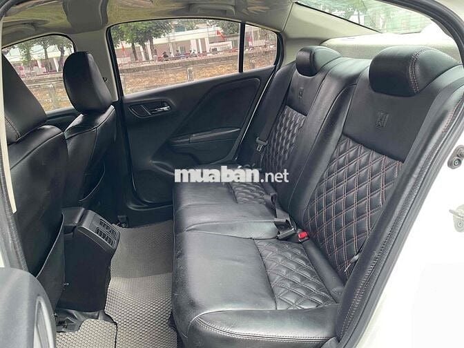 Honda City 2015 1.5 CVT - 100000 km