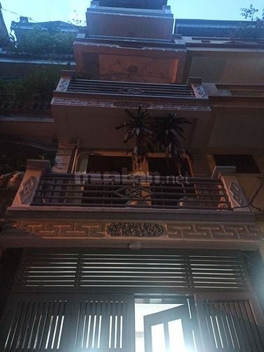 Bán nhà Định Công Thượng, DT 52m x 5 tầng. Ô tô đỗ cửa, trung tâm phố