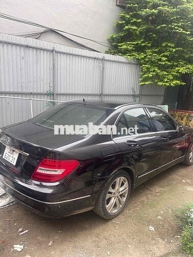 Mercedes Benz C Class 2011 C200 - 900 km