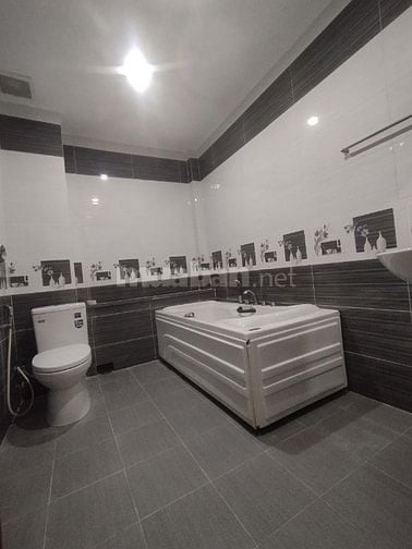 Bán gấp nhà riêng 8PN, 6WC, 5,2 tỷ, KDC Long Hậu, Cần Giuộc