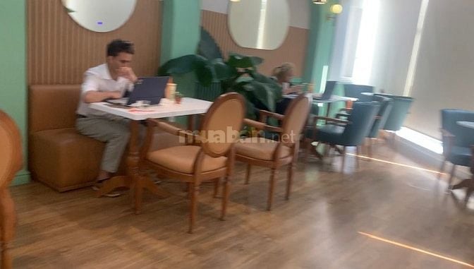 Cho thuê mặt bằng góc 2 mặt tiền Hoa Sứ- phố ẩm thực Phan Xích Long