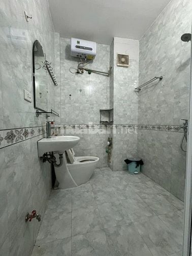 Cửa hàng 80 Khương Trung vị trí đẹp vỉa hè rộng oto tải đỗ kd sầm uất