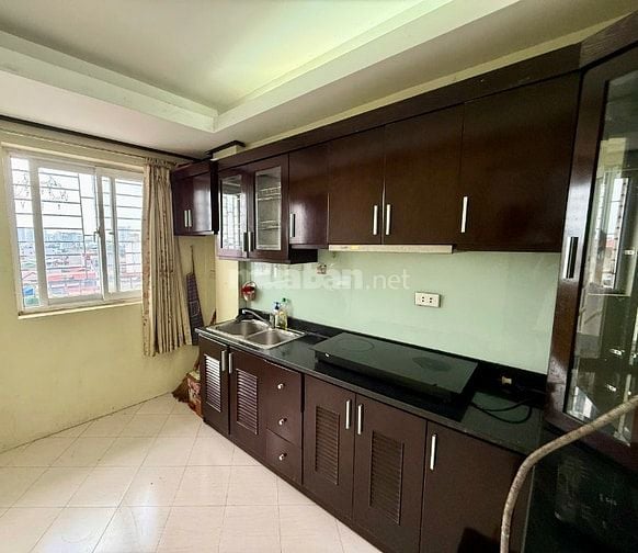 Cho thuê căn hộ chung cư ngõ phố Thụy Khuê, quận Tây Hồ