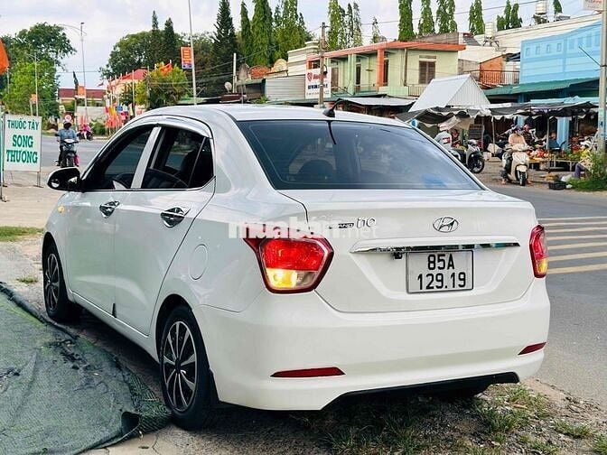 Hyundai Grand i10 2015 Sedan 1.2 MT - 100 km