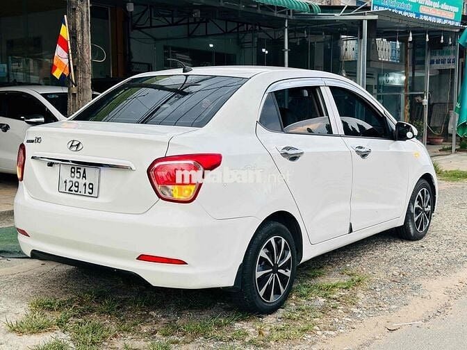 Hyundai Grand i10 2015 Sedan 1.2 MT - 100 km