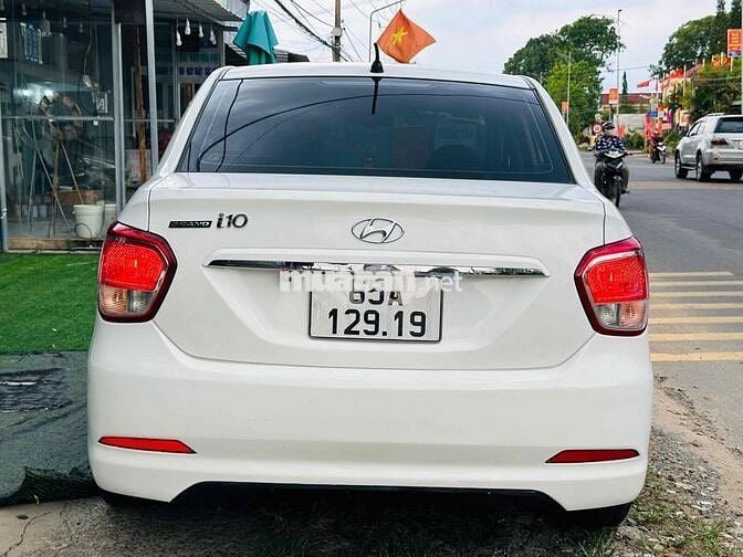 Hyundai Grand i10 2015 Sedan 1.2 MT - 100 km