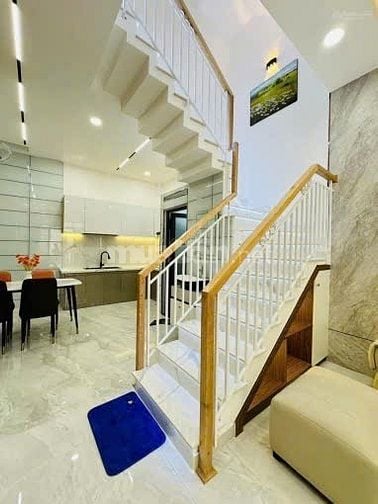 Kẹt vốn bán nhanh nhà Phạm Văn Đồng P3 Gò Vấp 79,5m2 Giá: 2tỷ850tr
