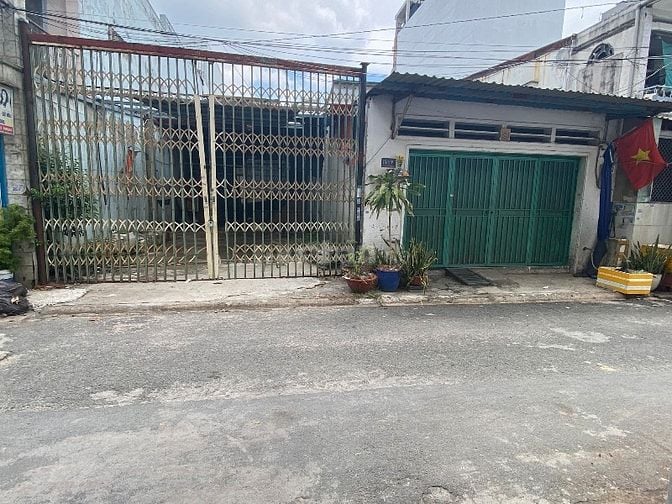 BÁN NHÀ 200M2 ĐƯỜNG TRƯỜNG CHINH , Q12 