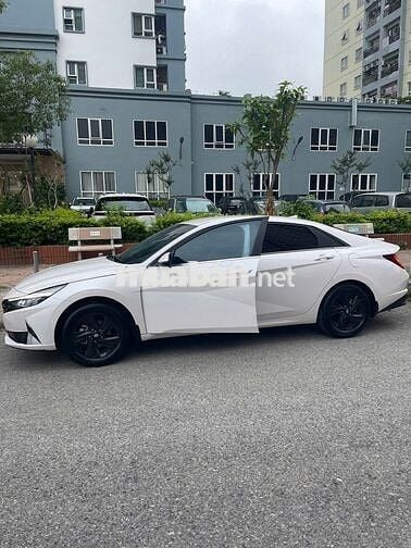 Hyundai Elantra 2023 1.6 AT Đặc biệt - 22000 km