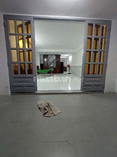 Mình bán nhà. 2 mặt tiền hẻm trước sau 