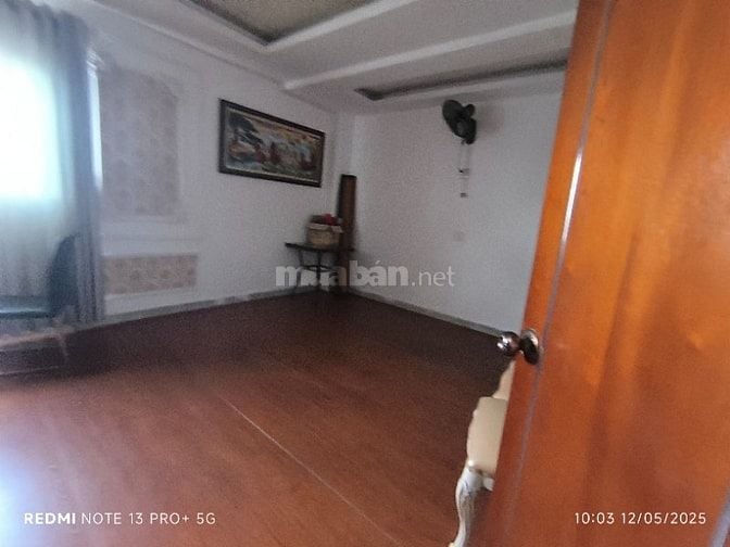 MT Khu Aeon Tân Phú 10*20m. 1 trệt 3 lầu thang máy giá 60tr