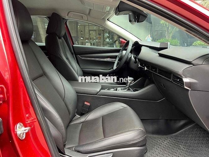 Mazda3 - 1.5L Luxury sx 2022 màu đỏ pha lê