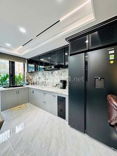 Bán nhà 4,5 tầng full nội thất ôt đậu trong nhà hệ thống Smarthome 