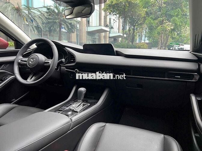 Mazda3 - 1.5L Luxury sx 2022 màu đỏ pha lê