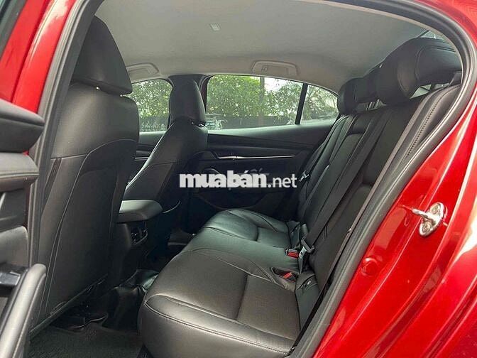 Mazda3 - 1.5L Luxury sx 2022 màu đỏ pha lê